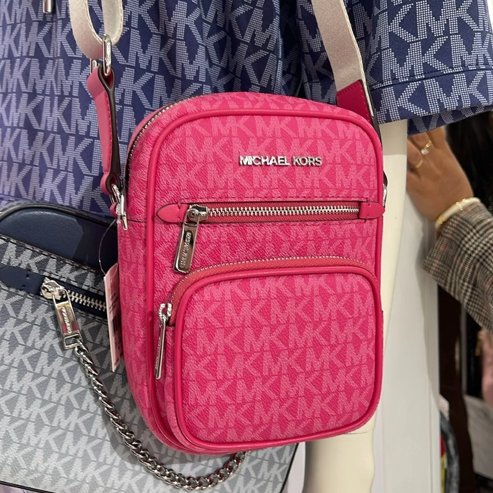 Michael Kors Jet Set Medium Signature Logo Crossbody Bag
COLOR DRAGONFRUT - Picture 9 of 16